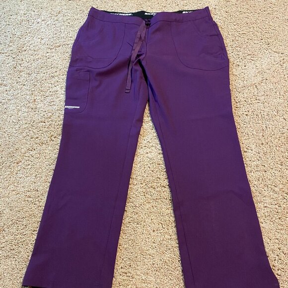 Sketchers Reliance 3-Pocket Mid-Rise Straight Leg Scrub Pant - Picture 3 of 9